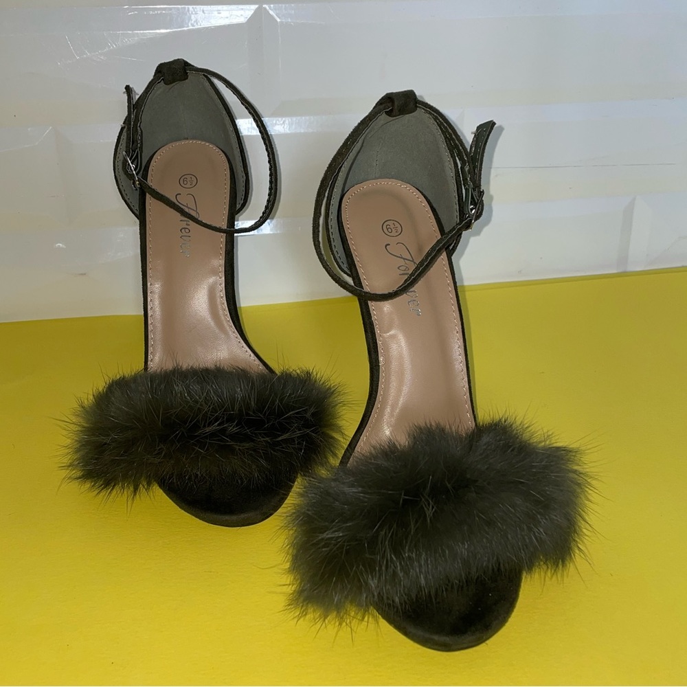 Forever Rubina Forest Green Heels. Size 6.5 - Picture 6 of 8
